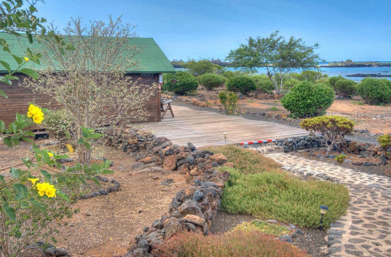 Floreana Lava Lodge Puerto Velasco Ibarra Exterior photo